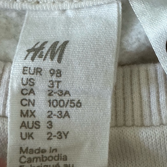 H&M Disney Sweatshirt - Picture 3 of 4